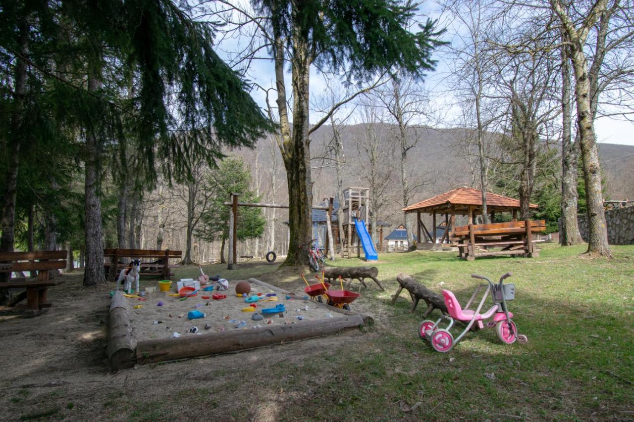 Holiday Park Hajducka Cesma Dubovsko Exterior photo